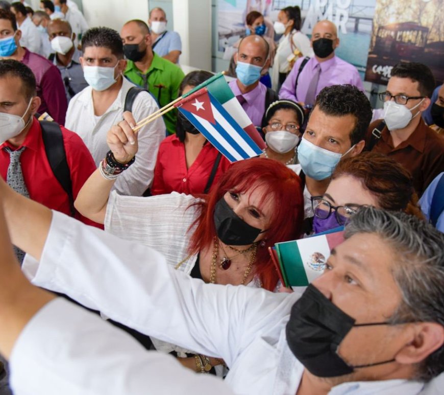 Layda Sansores recibe a médicos cubanos